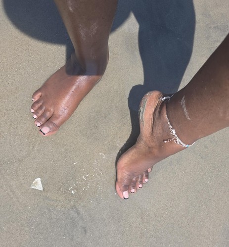 EbonyFeetSniffing