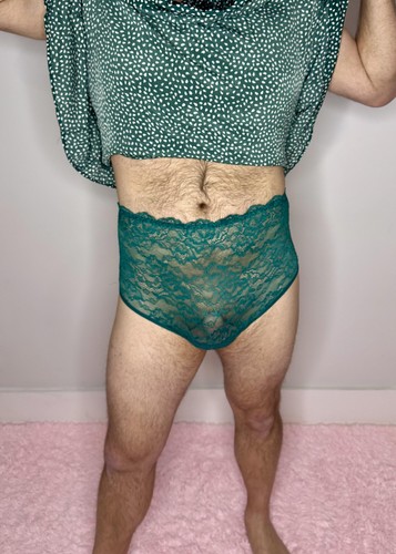 Guyswearingpanties