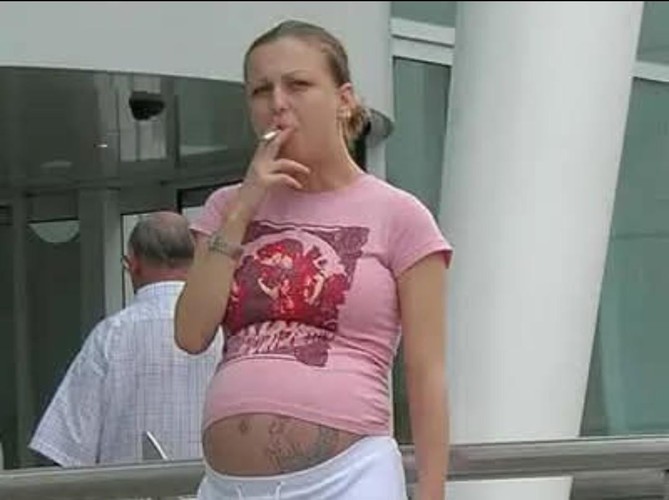 Preggos_love_to_smoke