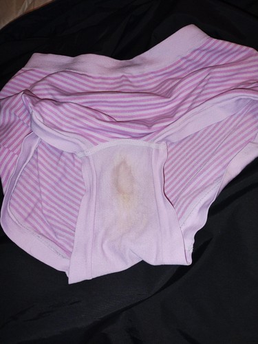 sniffingdirtypanties